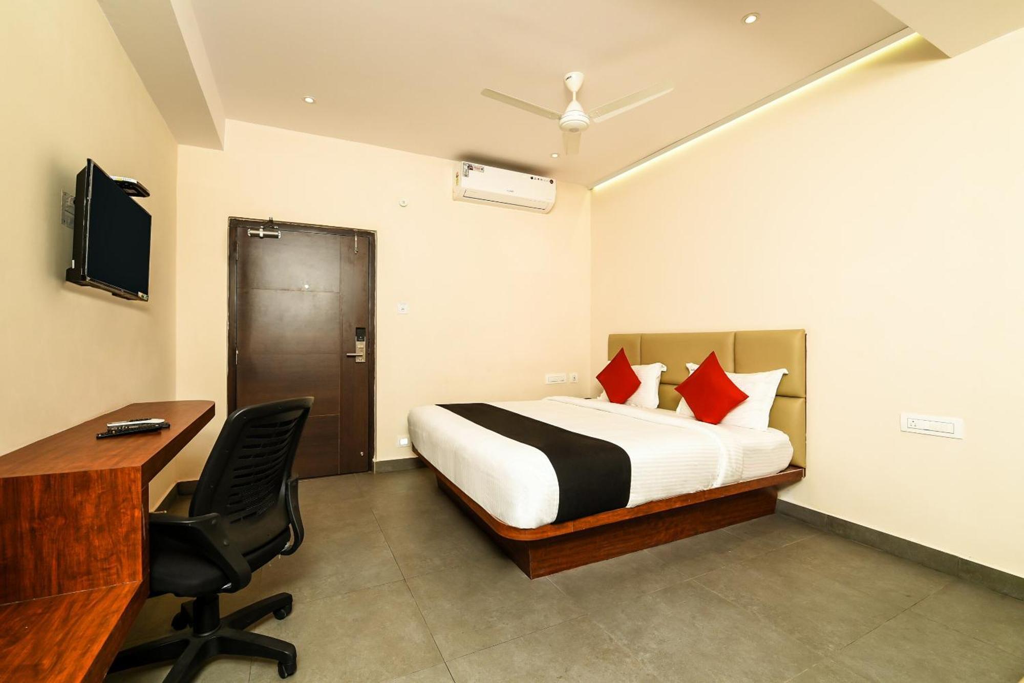 Hotel Super Capital O Siddartha Grand 3*
